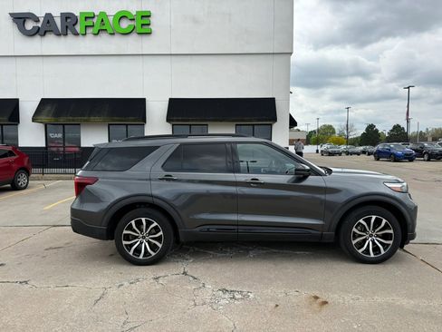 Used 2020 Ford Explorer ST w/ Premium Technology Package AWD/4WD image 17
