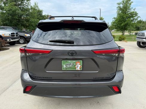 Used 2020 Toyota Highlander Limited AWD/4WD image 5