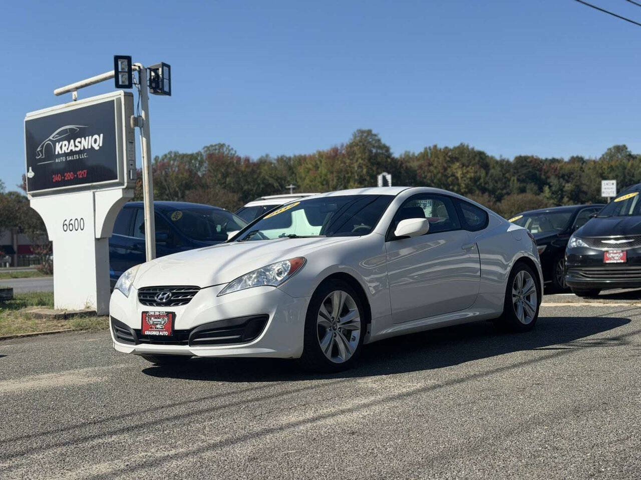 Used 2012 Hyundai Genesis 2.0T RWD image 2