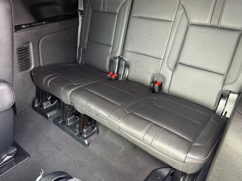 Used 2023 Chevrolet Suburban RST w/ Luxury Package image 16