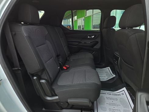 Used 2022 Chevrolet Traverse LT w/ Midnight/Sport Edition image 16