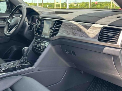 Used 2023 Volkswagen Atlas Cross Sport SE FWD image 22