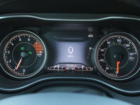 Used 2019 Jeep Cherokee Limited image 11