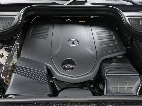 Certified 2026 Mercedes-Benz GLS 450 4MATIC image 32