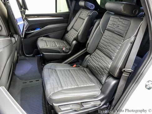 New 2026 Cadillac Escalade Platinum Luxury image 9
