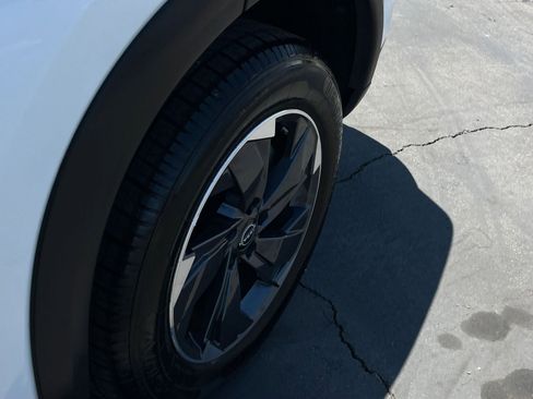 Used 2025 Nissan Rogue SV FWD image 32