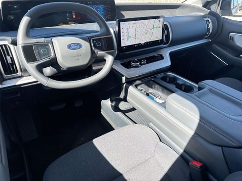 Certified 2025 Ford Expedition Active RWD image 32