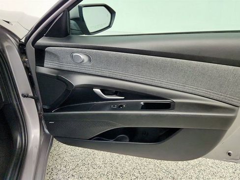 Used 2023 Hyundai Elantra Limited FWD image 27