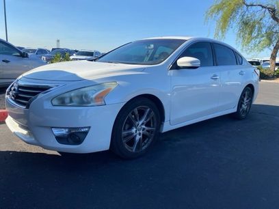 Used 2013 Nissan Altima 3.5 SV w/ Navigation Pkg