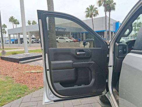 Used 2022 Chevrolet Silverado 1500 Custom w/ Safety Confidence Package RWD image 12