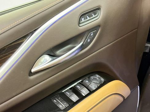 Used 2022 Cadillac Escalade ESV Sport w/ Touring Package image 18