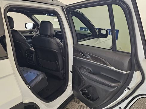 New 2025 Jeep Grand Cherokee Limited image 39