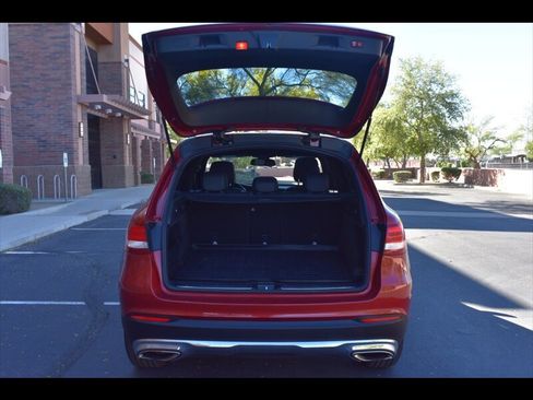 Used 2018 Mercedes-Benz GLC 300 4MATIC image 33