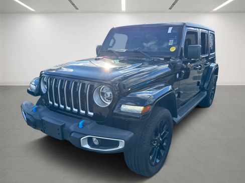 Used 2022 Jeep Wrangler Unlimited Sahara w/ Cold Weather Group image 2