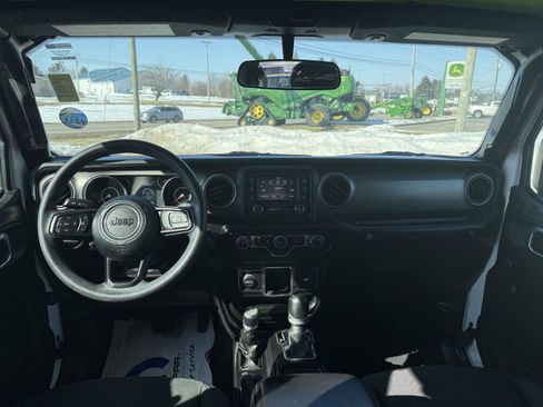 Used 2019 Jeep Wrangler Unlimited Sport image 13