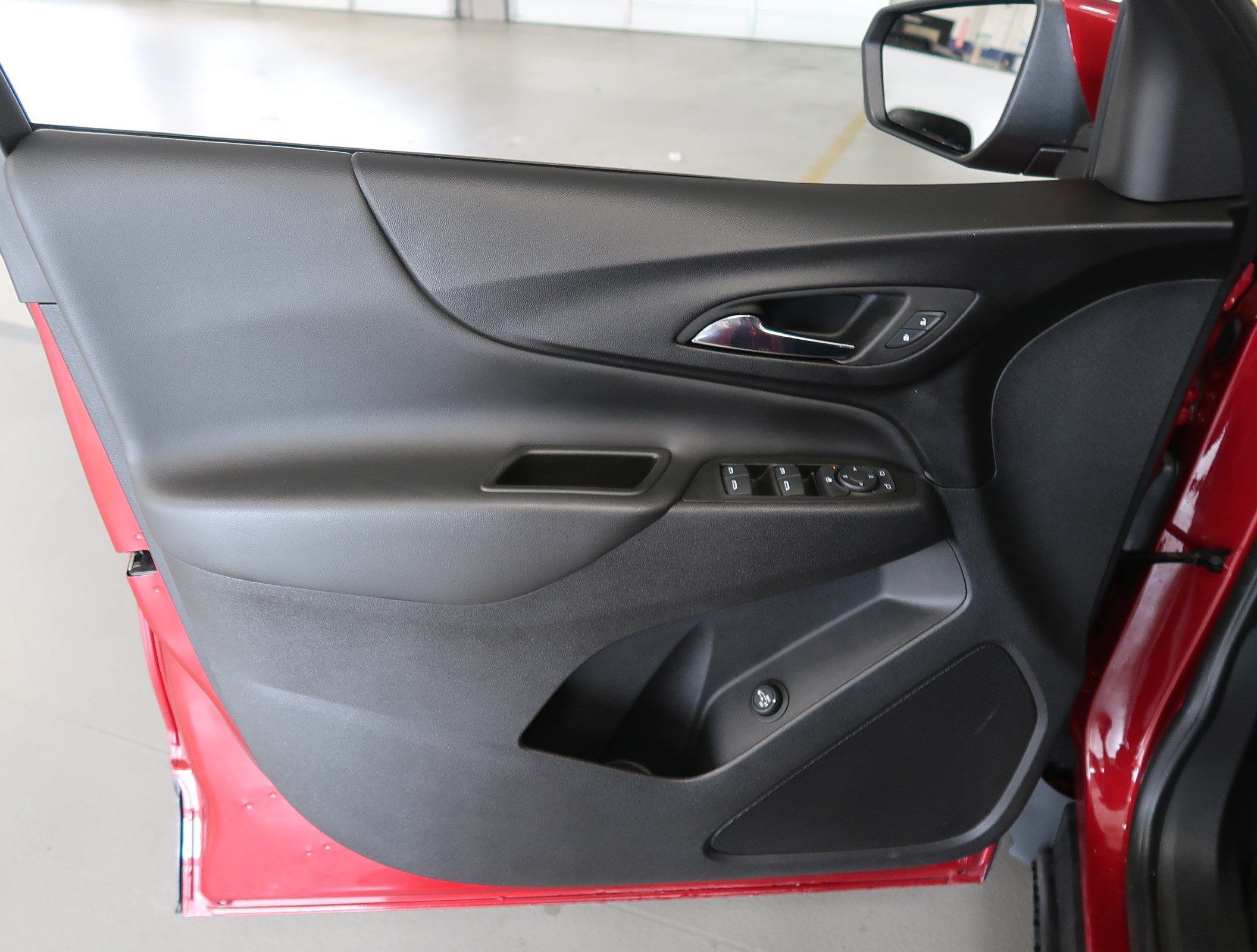 Used 2023 Chevrolet Equinox LT FWD image 19