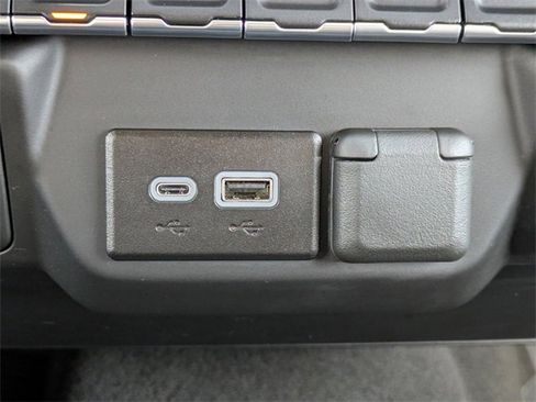 Used 2024 Chevrolet Silverado 1500 Custom image 24