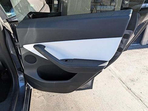 Used 2022 Tesla Model Y Performance AWD/4WD image 26