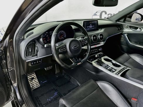 Used 2020 Kia Stinger GT1 RWD image 10