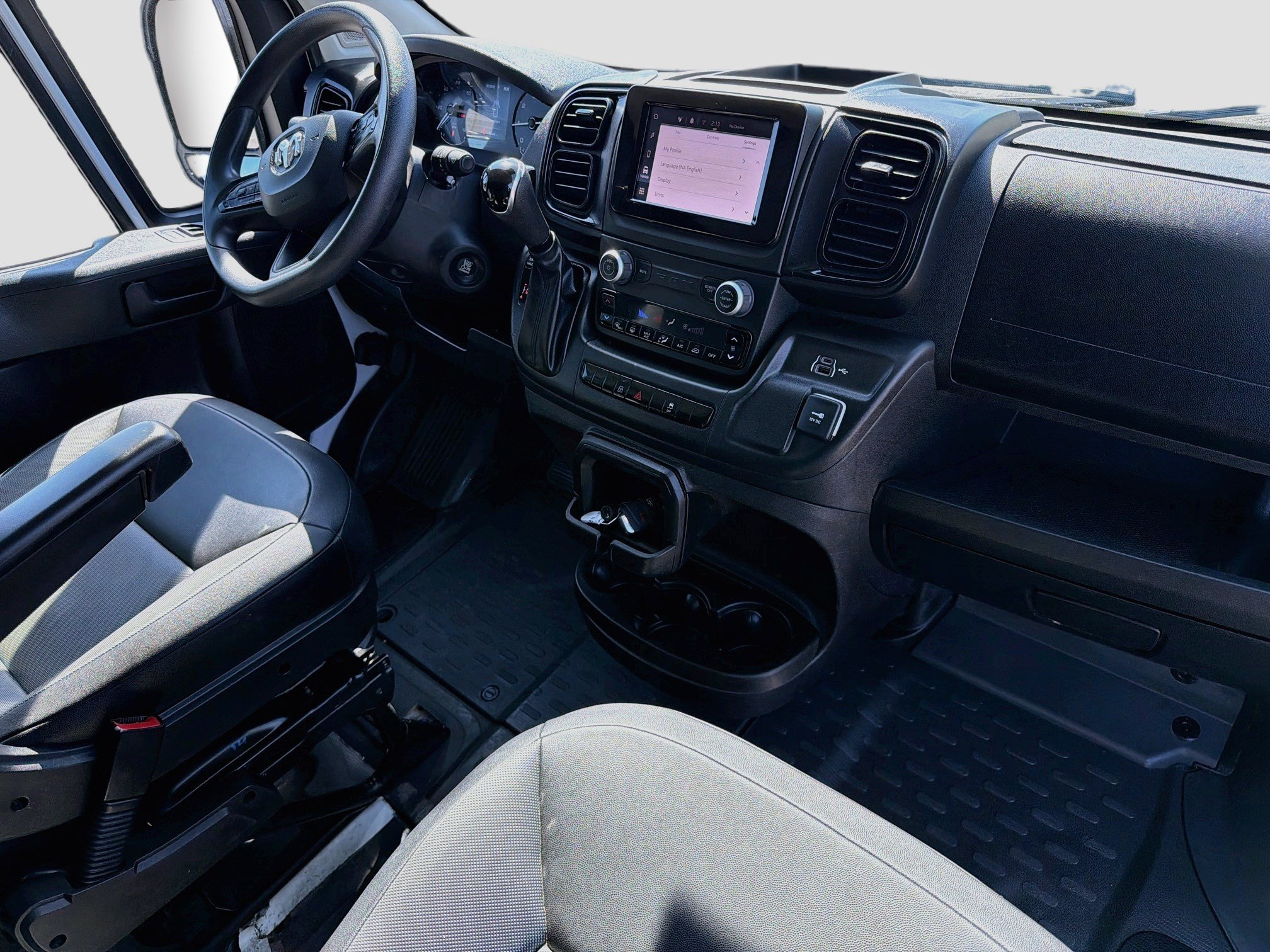 Used 2025 RAM ProMaster 2500 w/ Convenience Group FWD image 11