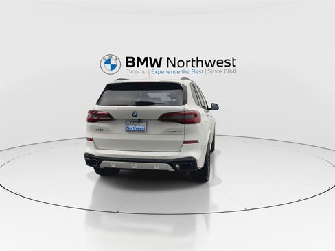 Used 2023 BMW X5 xDrive40i w/ M Sport Package image 2