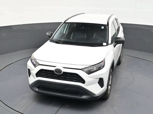 Used 2020 Toyota RAV4 LE FWD image 19