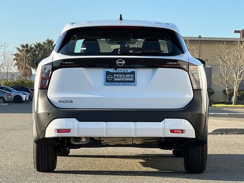New 2026 Nissan Kicks S image 5