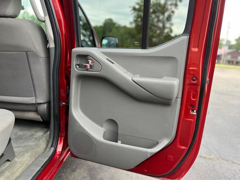 Used 2016 Nissan Frontier SV AWD/4WD image 33