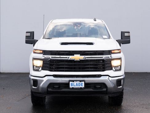Used 2024 Chevrolet Silverado 3500 LT image 16