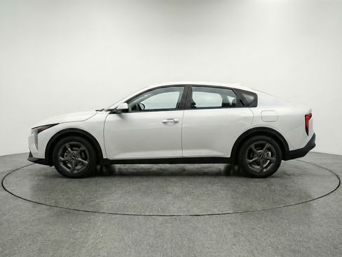 Used 2025 Kia K4 FWD image 5