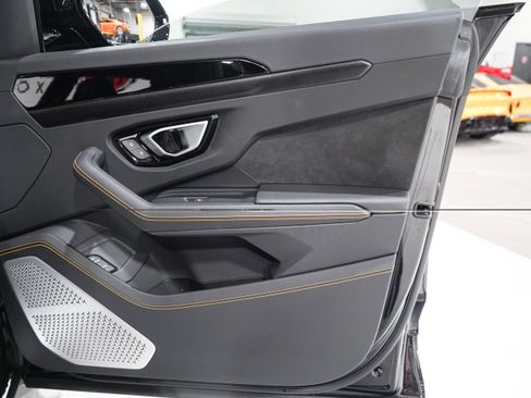 Used 2024 Lamborghini Urus S AWD/4WD image 19