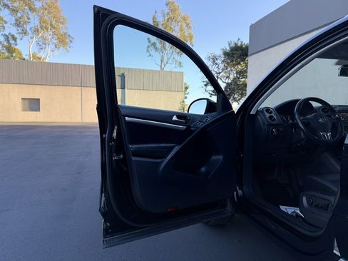 Used 2013 Volkswagen Tiguan SEL image 15