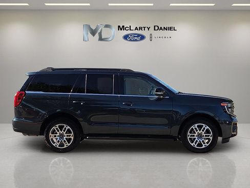 Used 2025 Ford Expedition Active AWD/4WD image 6