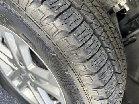 Used 2024 Jeep Grand Cherokee Laredo w/ Trailer Tow Package image 7