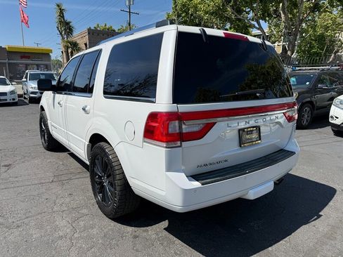 Used 2017 Lincoln Navigator Select AWD/4WD image 7