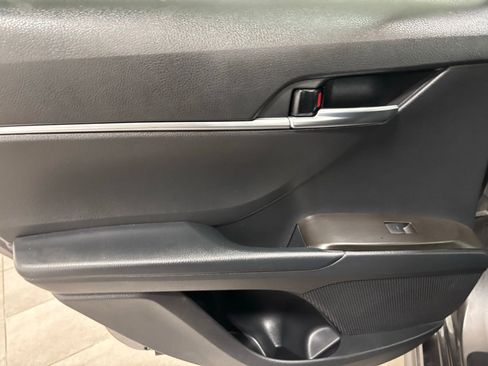 Used 2021 Toyota Camry SE image 17