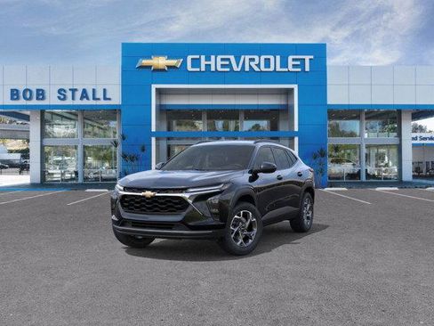 Used 2026 Chevrolet Trax LT w/ Driver Confidence Package FWD image 8