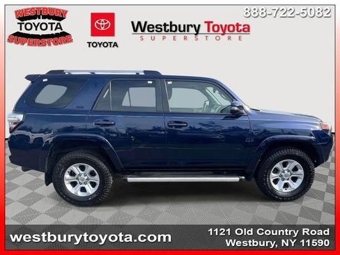 Used 2022 Toyota 4Runner SR5 Premium w/ Moonroof Package AWD/4WD image 6