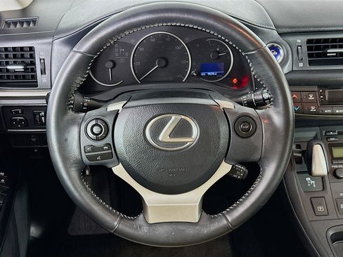 Used 2014 Lexus CT 200h image 18