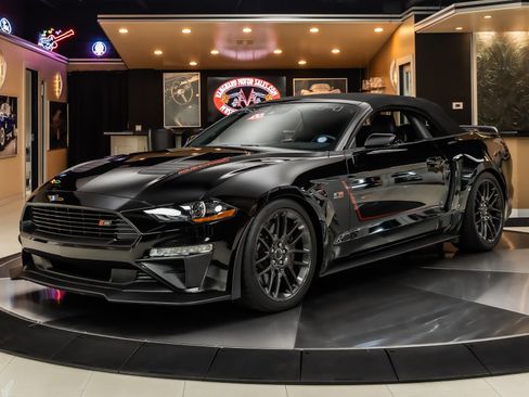 Used 2019 Ford Mustang GT Premium w/ GT Performance Package RWD image 4