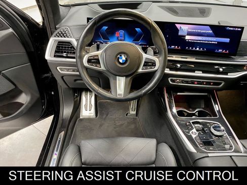 Used 2024 BMW X7 xDrive40i w/ M Sport Package AWD/4WD image 2
