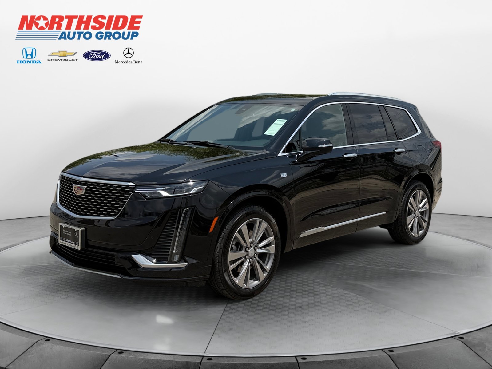 Used 2025 Cadillac XT6 Premium Luxury FWD image 3