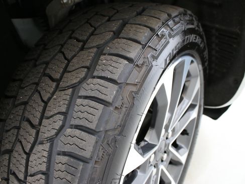 Used 2023 Jeep Grand Cherokee L Overland w/ MOPAR Finishing Package AWD/4WD image 36