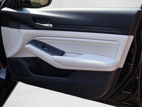 Used 2019 Nissan Altima 2.5 S FWD image 23