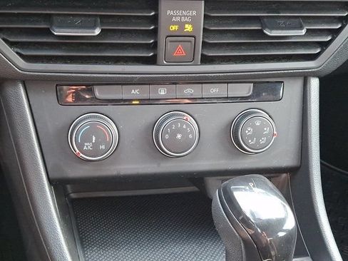 Certified 2023 Volkswagen Jetta Sport FWD image 19
