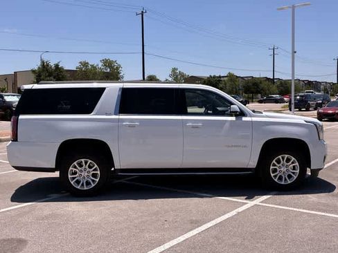 Used 2019 GMC Yukon XL SLT w/ Open Road Package AWD/4WD image 7