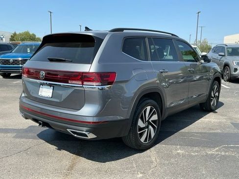Certified 2025 Volkswagen Atlas SE FWD image 3