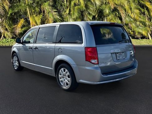 Used 2020 Dodge Grand Caravan SE FWD image 7