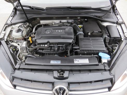 Used 2017 Volkswagen Golf Wolfsburg Edition image 38