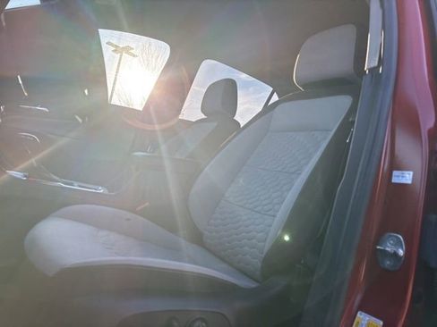 Used 2020 Chevrolet Equinox LS w/ LS Convenience Package image 8